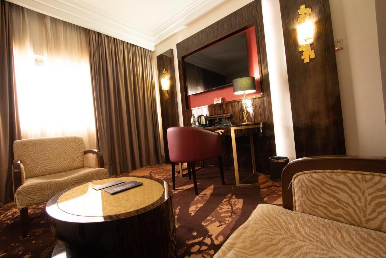 Hotel Fleur De Lys Plateau Dakar Esterno foto